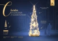 Stożkowa choinka LED o wysokości 4 m z lustrzanymi dekoracjami w kształcie diamentów, ustawiona w przestrzeni miejskiej. Konstrukcja aluminiowa, podświetlona diodami LED tworzącymi efekt skrzącego śniegu.