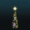 Wysoka choinka stożkowa 4,8 m o konstrukcji z gęstym zielonym igliwiem, udekorowana neonowymi postaciami Mikołajów, bałwanków i gwiazdek LED, zakończona jasną świetlną gwiazdą na szczycie.