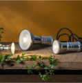 Reflektory z żarówkami LED E27, punktowe oświetlenie wnętrza, idealne do podkreślenia detali i stworzenia nastrojowej atmosfery.