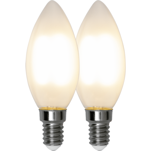 Dwie żarówki LED E14 świecowe z mlecznym kloszem i srebrnym gwintem, ciepła barwa światła, ujęcie produktowe na białym tle.