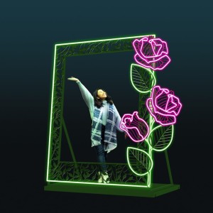 Iluminacja wolnostojąca LED Fotorama Kwiatowa 2,6m wysokości AM-150278