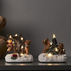 Scenka świąteczna misie bawiące się na śniegu Led TEDVILLE