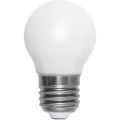 Żarówka LED G45 2W Filament w szronionym białym szkle, neutralne ujęcie na czarnym tle, delikatne rozproszenie światła, klasyczny kształt kulisty.