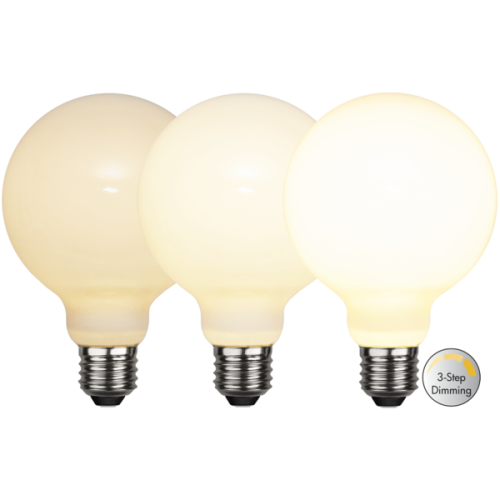 Zestaw żarówek LED E27 kulistych G95, mleczne szkło, funkcja 3-stopniowego ściemniania, ciepła biel, trzy poziomy jasności, zdjęcie na czarnym tle.