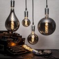 Sznur CLASSICAL Chrome z ozdobną chromowaną oprawką E27 i czarnym przewodem do dekoracyjnych żarówek.