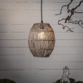 Wiszący klosz z rattanu syntetycznego E27 o wysokości 58 cm, elegancki design w stylu skandynawskim i rustykalnym, do ogrodu i wnętrz.