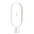 Drewniana lampa LED HENG Balance Ellipse o charakterystycznym eliptycznym kształcie i minimalistycznej konstrukcji.
