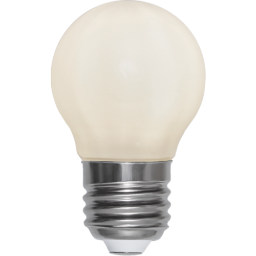 Żarówka LED E27 kulka mleczna ciepła biel, matowe szkło, klasyczny kształt globe, dekoracyjne źródło światła na białym tle.