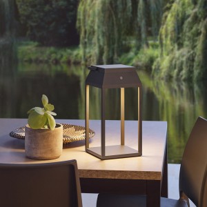 Lampa ogrodowa solarna i USB LOUIS IP54