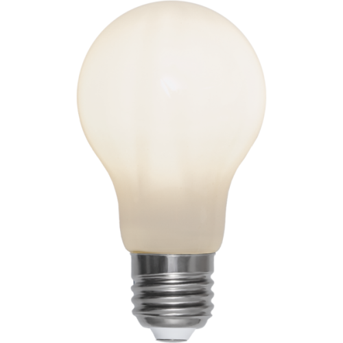 Żarówka LED E27 kulka mleczna ciepła biel, matowe szkło, klasyczny kształt, energooszczędne źródło światła na białym tle.