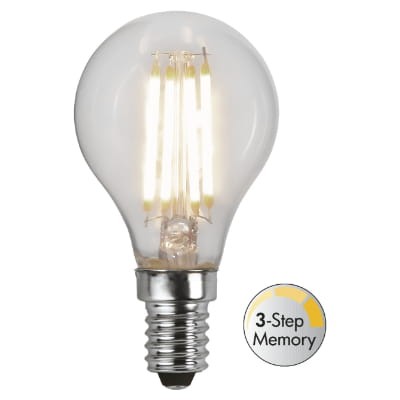 Dekoracyjna żarówka LED filament A45 z gwintem E14 i funkcją 3-Step Memory. Przezroczysta bańka z czterema liniowymi filamentami LED emitującymi ciepłe światło do lamp dekoracyjnych.
