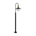 Czarna lampa stojąca SIRMIONE z łukowym ramieniem i szerokim kloszem skierowanym w dół.