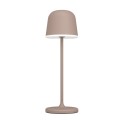 Akumulatorowa lampa MANNERA LED z okrągłą podstawą, prostą nóżką i kasztanowym kloszem.