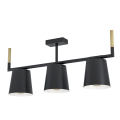 Trzypunktowa lampa sufitowa LACEY łączy kremowe klosze z czarnymi detalami oraz elementami o wyglądzie naturalnego drewna.