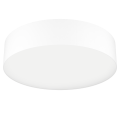 Biała lampa sufitowa LED ROMAO-Z 35W o okrągłej, minimalistycznej formie z szeroką obudową i jednolitym panelem świetlnym od spodu.