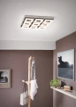 W nowoczesnym pokoju lampa LED FRADELO rozświetla przestrzeń dziewięcioma punktami światła, zachowując zwartą kwadratową formę oprawy.