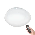 Biała lampa sufitowa LED SILERAS-A o okrągłej formie z gładkim kloszem i niską, zaokrągloną obudową.