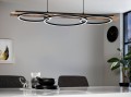 W nowoczesnej kuchni lampa wisząca LED BOYAL tworzy liniową kompozycję trzech świetlnych pierścieni nad blatem.
