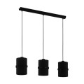 Lampa wisząca PARAGUAIO z trzema czarnymi cylindrycznymi kloszami, zawieszonymi na przewodach pod podłużną czarną podsufitką.