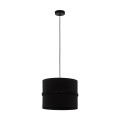 Lampa wisząca PARAGUAIO z czarnym cylindrycznym kloszem, cienkim przewodem oraz okrągłą czarną podsufitką.