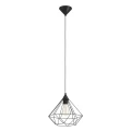 Lampa wisząca TARBES z pojedynczym czarnym metalowym kloszem w kształcie geometrycznej bryły, wykonanym z cienkich prętów i zawieszonym pod okrągłą podsufitką.