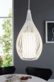 Lampa wisząca RAZONI z białym ażurowym kloszem o wydłużonym kształcie kropli, wykonanym z drucianej konstrukcji i szkła, zawieszona w nowoczesnym wnętrzu.