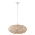 Lampa wisząca CAMPILO z pojedynczym owalnym kloszem z beżowych papierowych nici, zawieszonym na długim przewodzie pod okrągłą podsufitką.