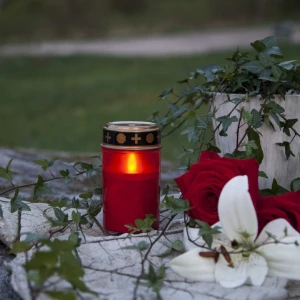 Znicz LED SERENE Czerwony 12cm na baterie IP44