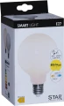 Opakowanie żarówki LED SMART LIGHT E27 marki Star Trading, informacja o 806 lm, barwie 2700–6500 K i sterowaniu aplikacją.