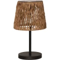 Solarna lampa stołowa ogrodowa LED z plecionym abażurem na białym tle, minimalistyczny design i naturalna struktura klosza.