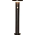 Solarna lampa ogrodowa LED stojąca czarna na białym tle, nowoczesna oprawa z czujnikiem ruchu do oświetlenia ogrodu i podjazdu.