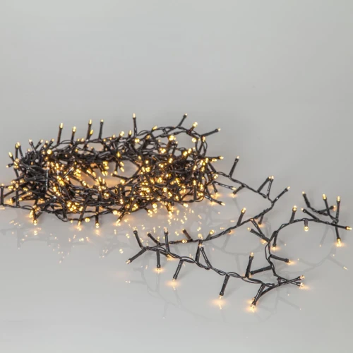 Lampki choinkowe LED o długości 16 m z bardzo gęstym rozmieszczeniem 800 diod w ciepłej barwie 1900K. Model FLASHY ze sterownikiem i timerem, idealny do świątecznych dekoracji wewnętrznych i zewnętrznych.