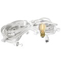 Biała girlanda ogrodowa z gniazdami E27 i żarówką LED G45 0,8W 2100K z serii Soft Glow. Żarówka emituje ciepłe światło.