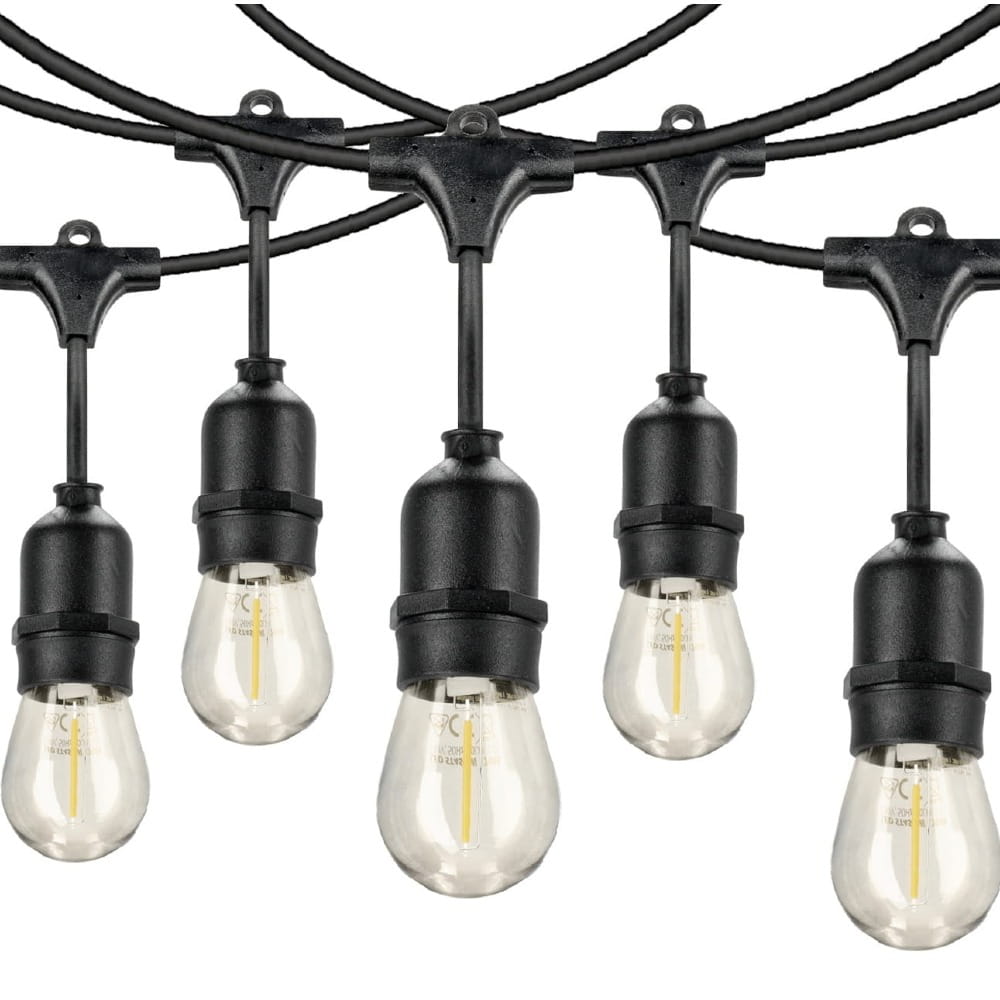 Zbliżenie na czarną girlandę ogrodową z oprawkami E27 i żarówkami LED o ciepłej barwie, widoczny system modułowy i solidny przewód.