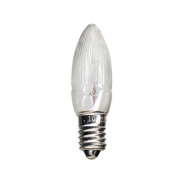 Żarówka do świecznika adwentowego E10 z przezroczystym, ryflowanym kloszem w kształcie płomienia. Widoczne cienkie włókno wewnątrz oraz metalowy gwint E10, fotografia na czarnym tle.